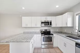 15314 E Pond Woods Dr, Tampa, FL 33618 - Photo 19