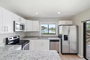 15314 E Pond Woods Dr, Tampa, FL 33618 - Photo 17