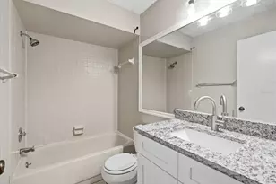 15314 E Pond Woods Dr, Tampa, FL 33618 - Photo 23
