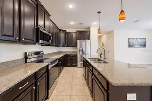 619 Wabash Breeze Cir, Ruskin, FL 33570 - Photo 9