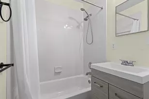 7002 Thrasher Dr, Tampa, FL 33610 - Photo 9