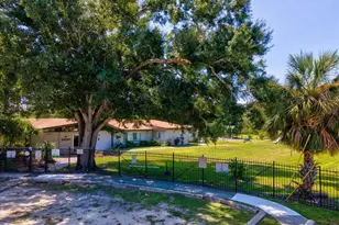 7002 Thrasher Dr, Tampa, FL 33610 - Photo 11