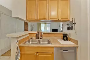 1400 Gandy Blvd N, Saint Petersburg, FL 33702 - Photo 11
