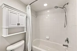 1200 Country Club Dr, Largo, FL 33771 - Photo 31