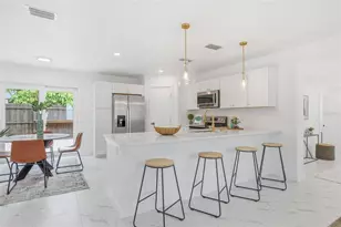 4095 Locust St NE, Saint Petersburg, FL 33703 - Photo 9