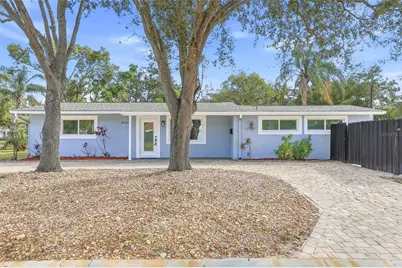 4095 Locust Street NE, Saint Petersburg, FL 33703 - Photo 1