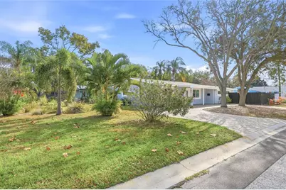 4095 Locust Street NE, Saint Petersburg, FL 33703 - Photo 3