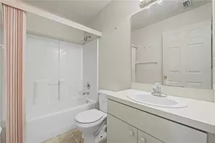 2423 E Okara Rd, Tampa, FL 33612 - Photo 23