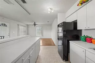 2423 E Okara Rd, Tampa, FL 33612 - Photo 11
