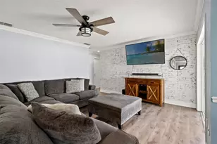 11312 Robert Dr, Seminole, FL 33778 - Photo 9