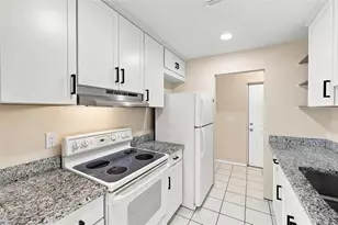 11409 8th St N, Saint Petersburg, FL 33716 - Photo 7