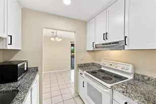 11409 8th St N, Saint Petersburg, FL 33716 - Photo 3