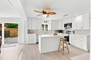 1303 SE Kings Bay Dr, Crystal River, FL 34429 - Photo 9