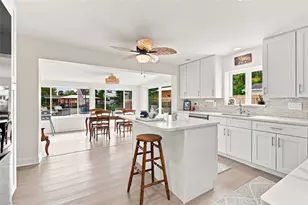 1303 SE Kings Bay Dr, Crystal River, FL 34429 - Photo 11