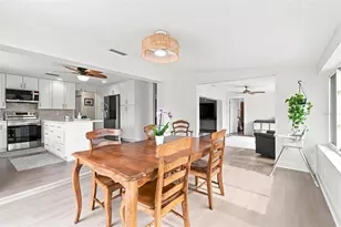 1303 SE Kings Bay Dr, Crystal River, FL 34429 - Photo 13