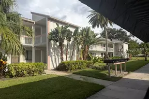 105 Lakeview Way, Oldsmar, FL 34677 - Photo 1