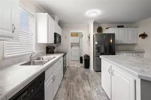 38417 Monet Dr, Zephyrhills, FL 33540 - Photo 13