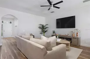 570 Vallance Way NE, Saint Petersburg, FL 33716 - Photo 7