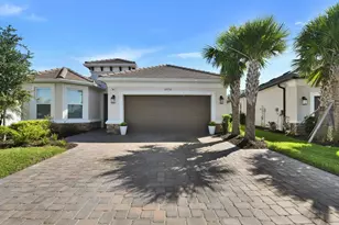 29735 Cassino Ct, Wesley Chapel, FL 33543 - Photo 3