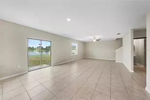 1507 Golden Glow Dr, Ruskin, FL 33570 - Photo 9