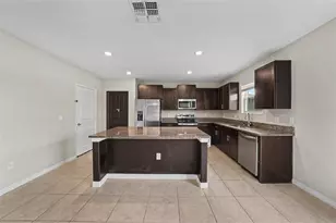 1507 Golden Glow Dr, Ruskin, FL 33570 - Photo 5