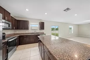 1507 Golden Glow Dr, Ruskin, FL 33570 - Photo 7