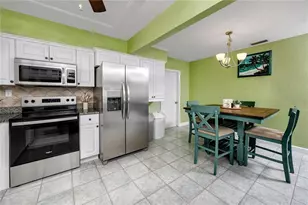 11215 3rd St E, Treasure Island, FL 33706 - Photo 5