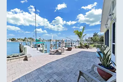 11215 3rd Street E, Treasure Island, FL 33706 - Photo 25