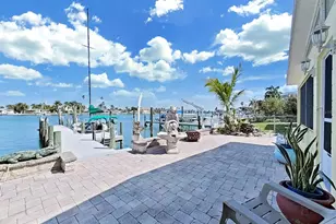 11215 3rd St E, Treasure Island, FL 33706 - Photo 25