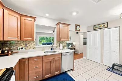 8037 Powder Horn Circle, Largo, FL 33773 - Photo 13