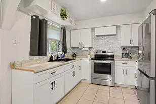 128 S 7th St, Haines City, FL 33844 - Photo 7