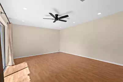 15319 W Pond Woods Drive #15319, Tampa, FL 33618 - Photo 9