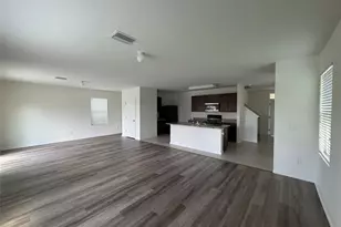 7557 Tuscan Bay Cir, Wesley Chapel, FL 33545 - Photo 3
