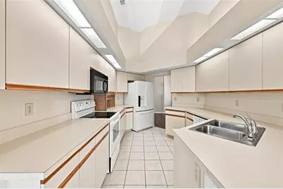 321 Northway Drive, Sun City Center, FL 33573 - Photo 15