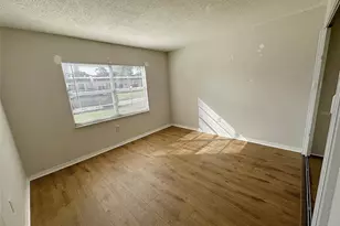 1279 Mission Hills Blvd, Clearwater, FL 33759 - Photo 7
