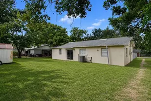 627 Duncan Cir W, Auburndale, FL 33823 - Photo 5