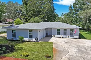 1131 Lancer Ln, Tarpon Springs, FL 34689 - Photo 1
