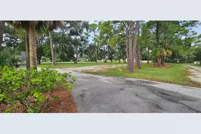 11501 Walker Avenue, Seminole, FL 33772 - Photo 3