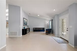 9211 Mill Cir, Tampa, FL 33647 - Photo 7