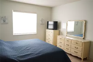 1904 Canterbury Ln, Sun City Center, FL 33573 - Photo 11