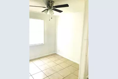 2226 27th Street S, Saint Petersburg, FL 33712 - Photo 5