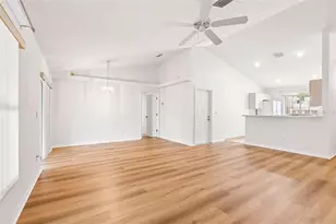 512 Atwood Ave N, Saint Petersburg, FL 33702 - Photo 9