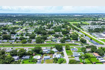7580 Meadowlawn Drive N, Saint Petersburg, FL 33702 - Photo 43