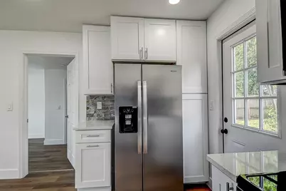7580 Meadowlawn Drive N, Saint Petersburg, FL 33702 - Photo 13