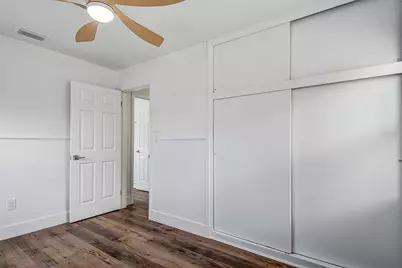 7580 Meadowlawn Drive N, Saint Petersburg, FL 33702 - Photo 23