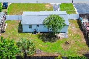 7580 Meadowlawn Dr N, Saint Petersburg, FL 33702 - Photo 31