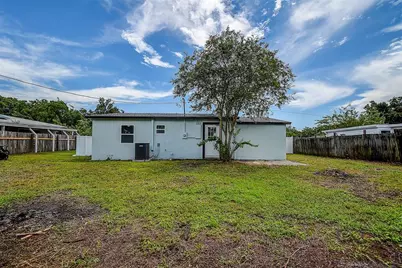 7580 Meadowlawn Drive N, Saint Petersburg, FL 33702 - Photo 5