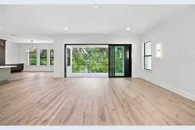 5104 W Evelyn Drive, Tampa, FL 33609 - Photo 5