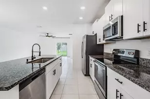10112 Branching Ship Trce, Wesley Chapel, FL 33545 - Photo 9