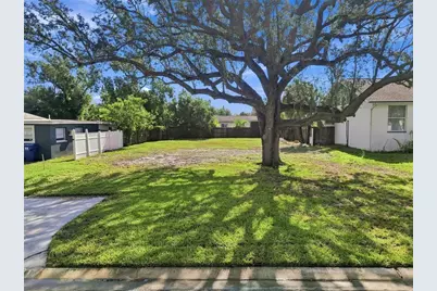 4135 Carson Street NE, Saint Petersburg, FL 33703 - Photo 1